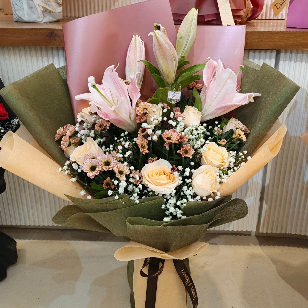 Premium Lily & Rose Bouquet