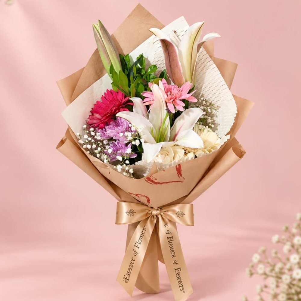 🌸 Premium Pink & White Floral Bouquet