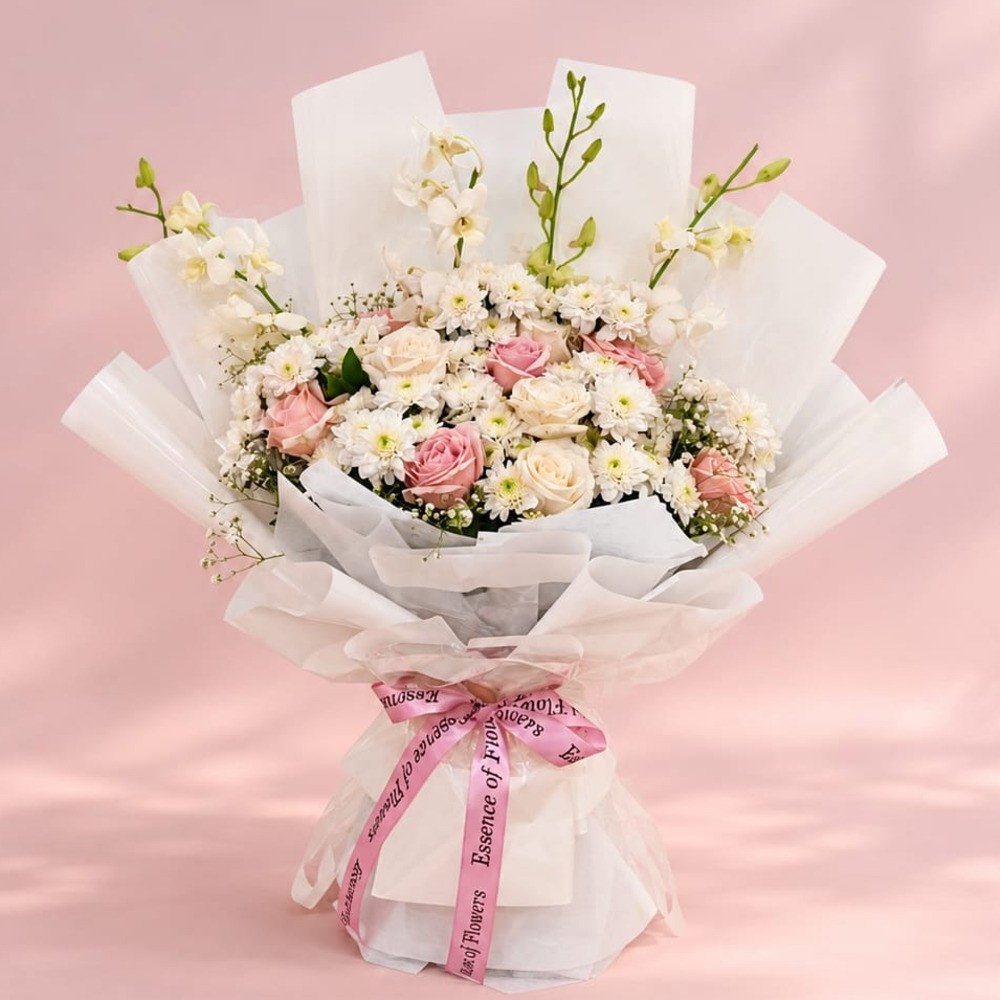 Blush & Ivory Elegance Bouquet 🤍🌸