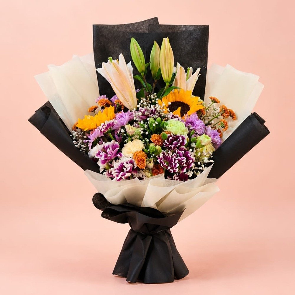 Elegant Mixed Flower Bouquet