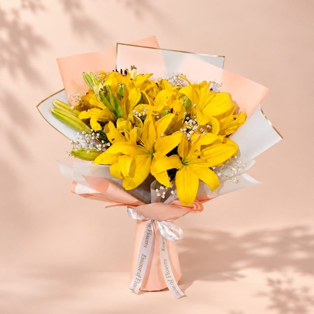 💛  Sunshine Yellow Lily Bouquet