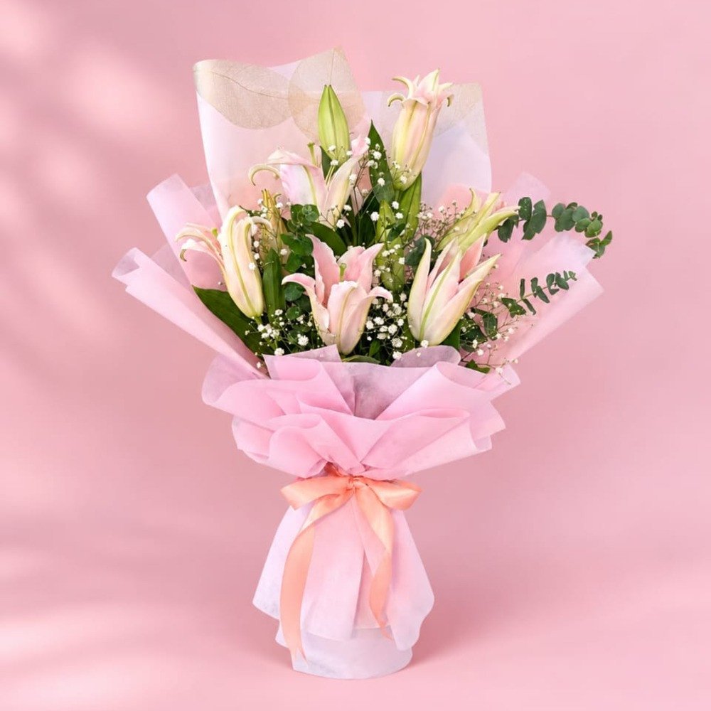 💕 Pink Lily Bouquet