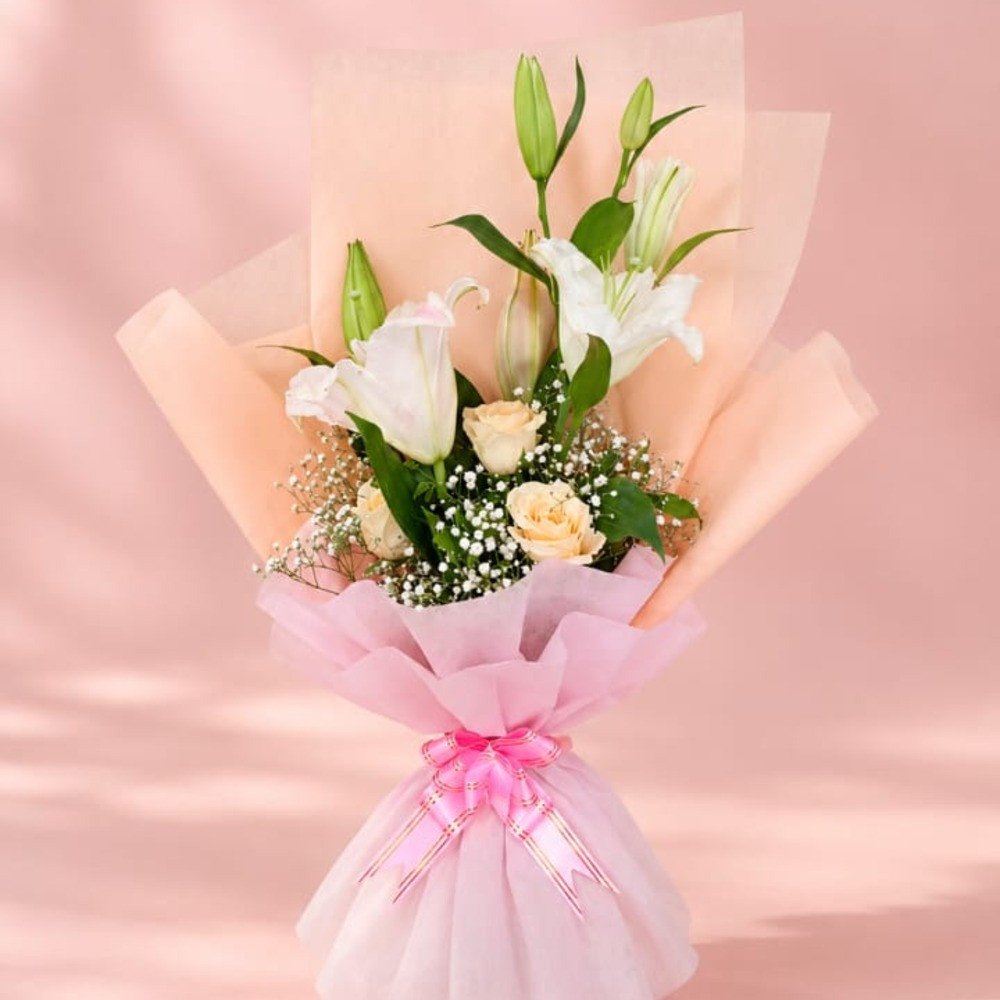 🤍  White Lily & Peach Rose Bouquet